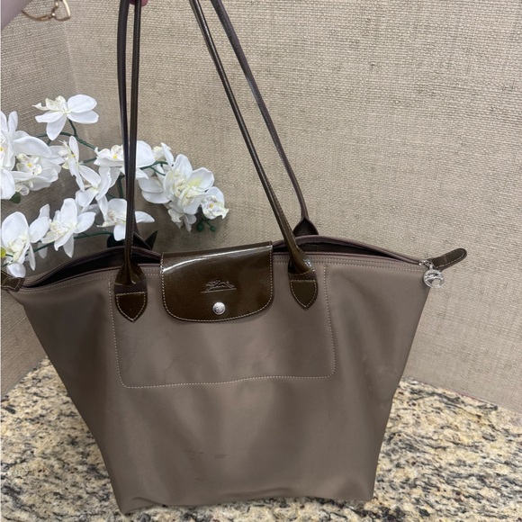 Longchamp Handbags - Longchamp XL Le Pilage